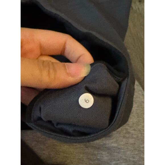 Lululemon Women’s Wunder Under Reversible Crop Leggings Black Gray Size 6 | GUC - Picture 3 of 9